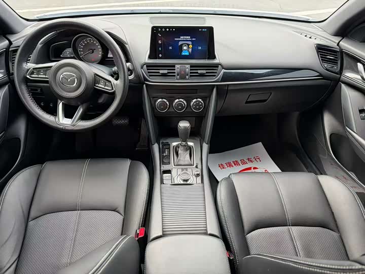 Photo 7 - Mazda CX-4