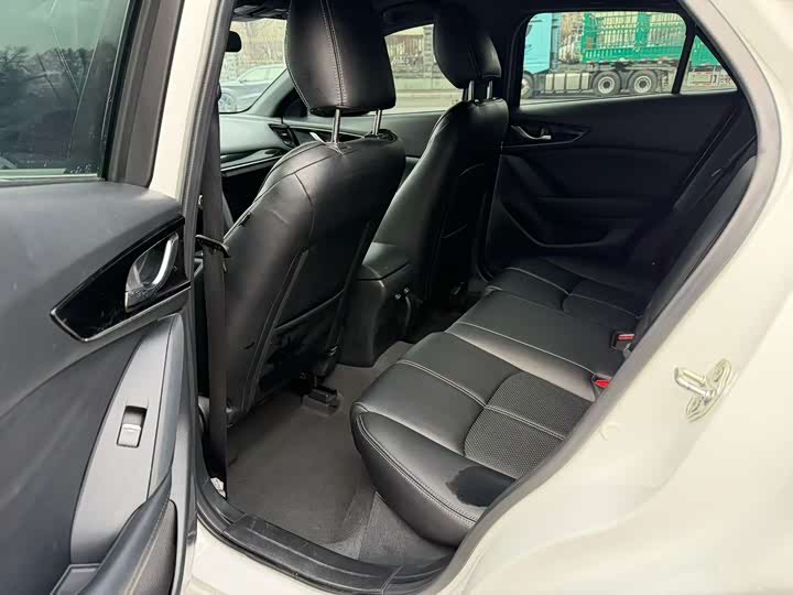 Photo 9 - Mazda CX-4