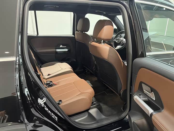 Фото 8 - Mercedes-Benz GLB-Class