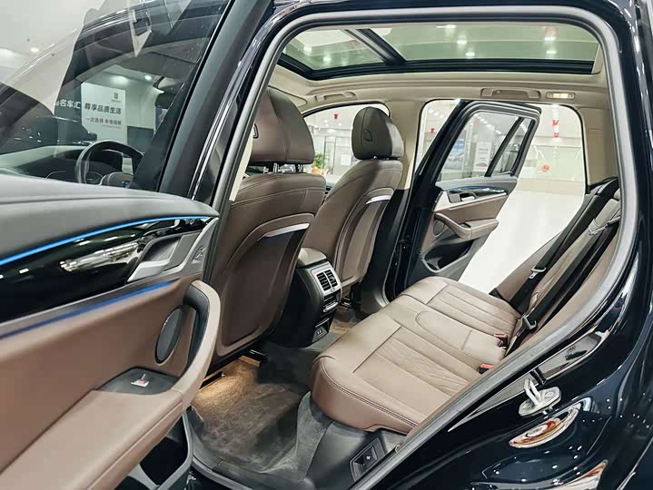 Фото 6 - BMW iX3