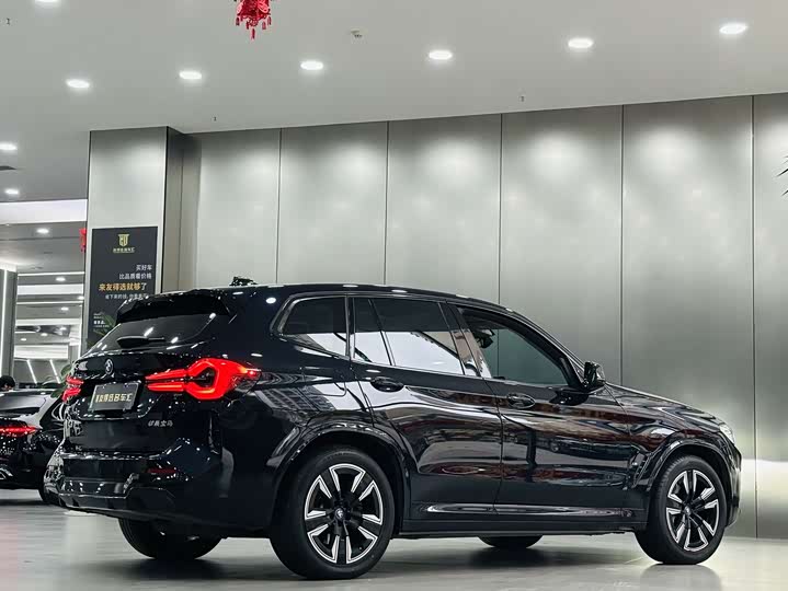Фото 7 - BMW iX3