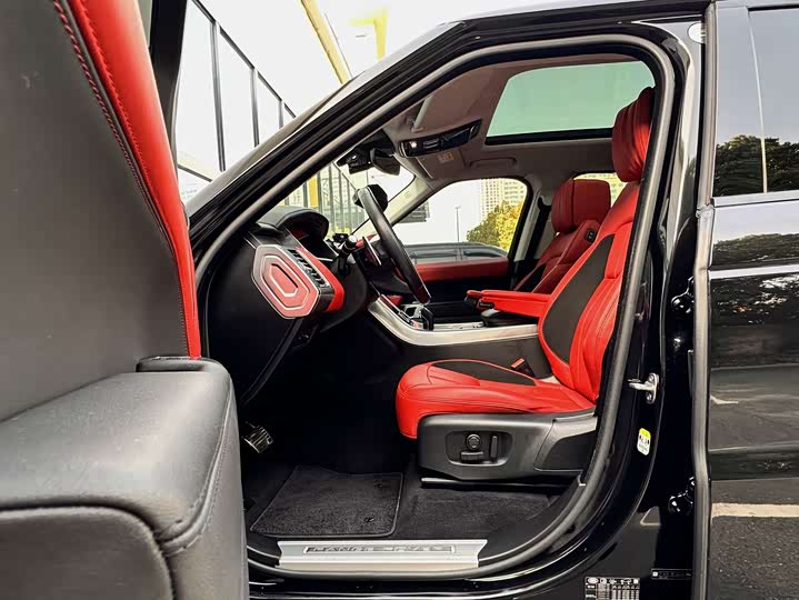 Photo 8 - Land Rover Range Rover Sport