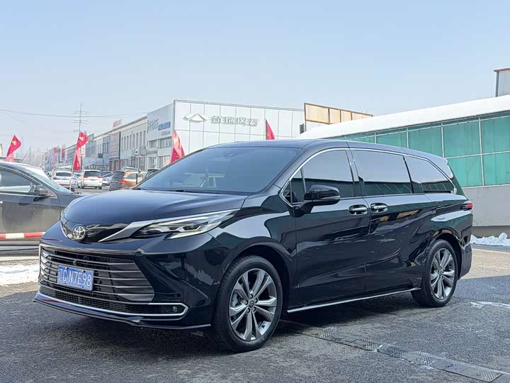 Фото 1 - Toyota Sienna