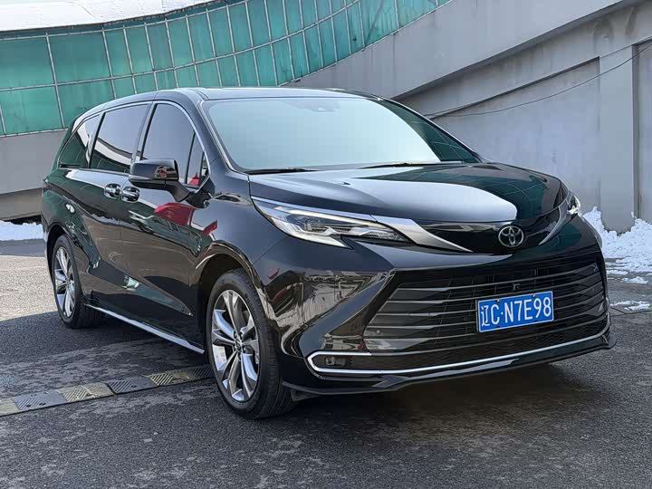 Фото 3 - Toyota Sienna