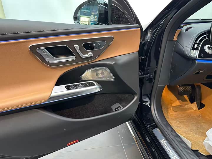 Фото 6 - Mercedes-Benz E-Class