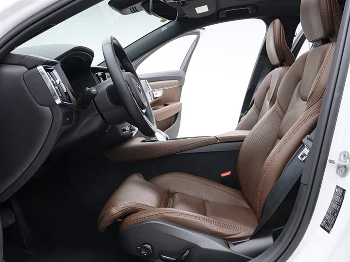 Фото 2 - Volvo V90