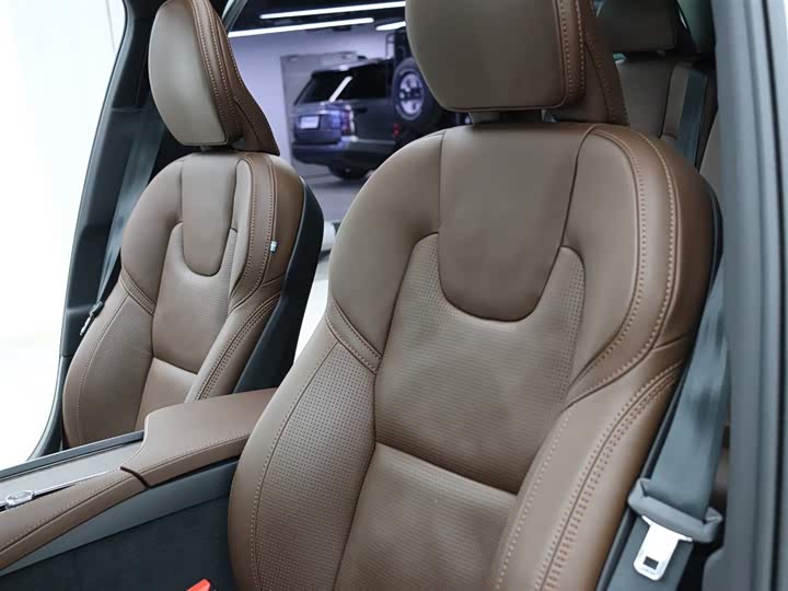 Фото 3 - Volvo V90