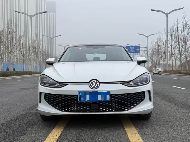 Photo 2 - Volkswagen Lamando L