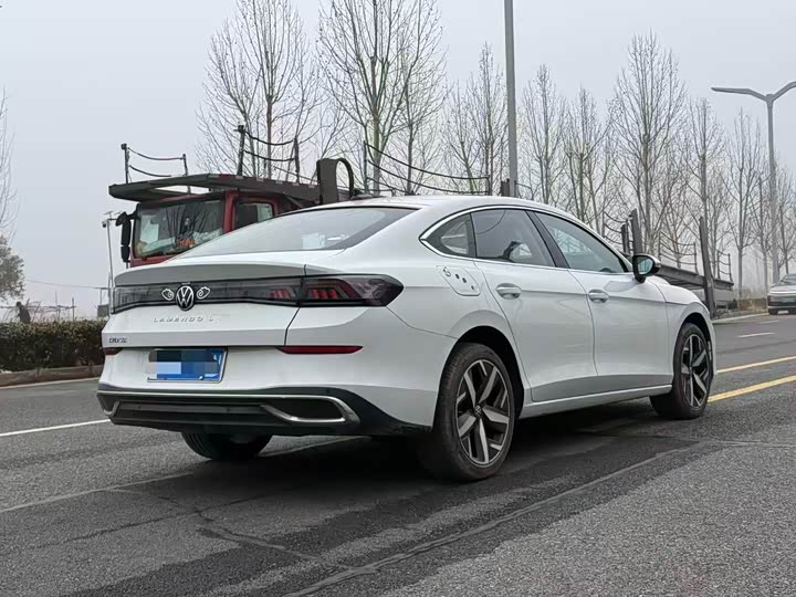 Photo 9 - Volkswagen Lamando L