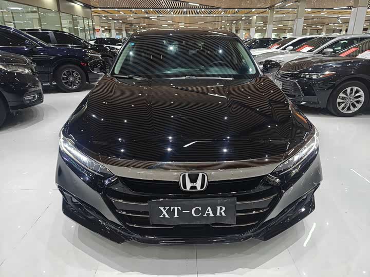 Фото 2 - Honda Accord