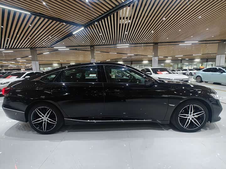 Фото 4 - Honda Accord