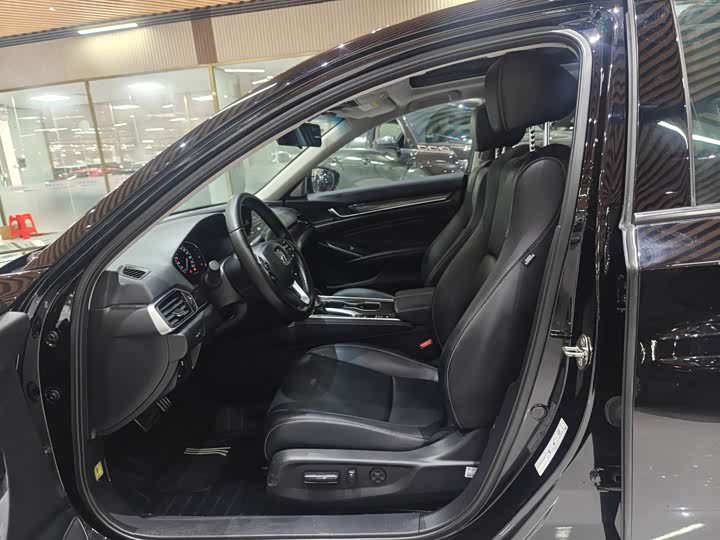 Фото 6 - Honda Accord