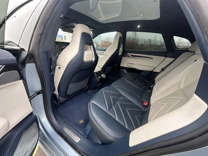 Фото 5 - Zeekr 001