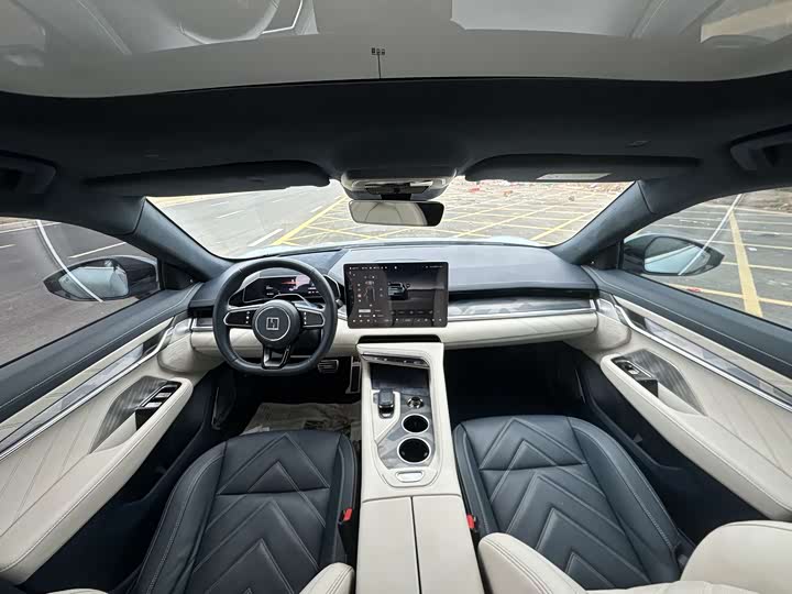 Фото 6 - Zeekr 001