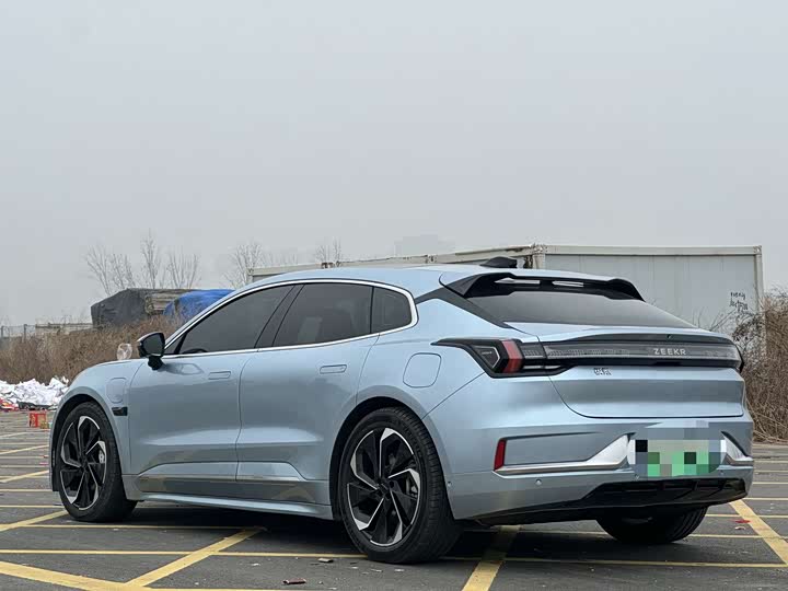 Фото 7 - Zeekr 001