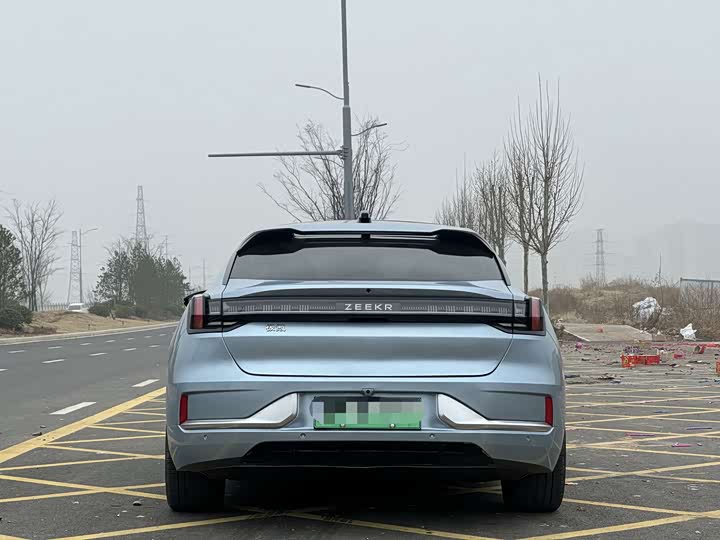 Фото 8 - Zeekr 001