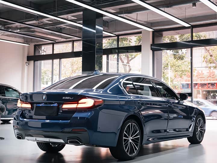 Фото 3 - BMW 5 Series