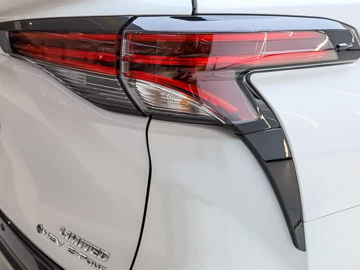 Фото 4 - Toyota Sienna