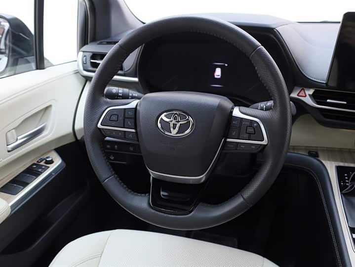 Фото 7 - Toyota Sienna