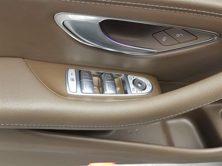 Фото 9 - Mercedes-Benz E-Class Hybrid