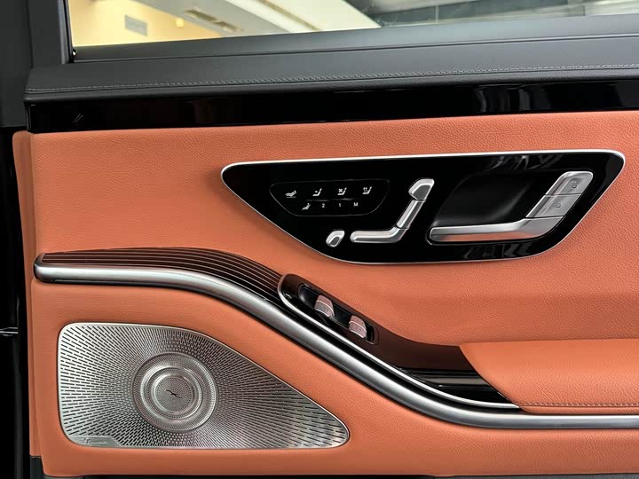 Фото 8 - Mercedes-Benz S-Class