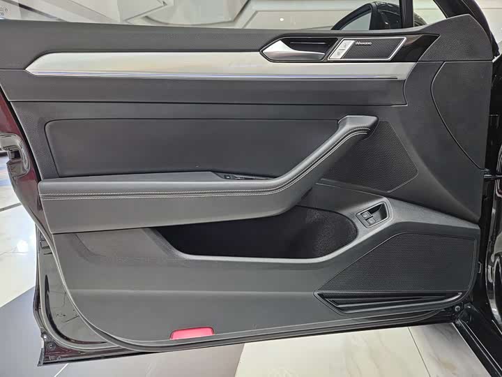 Фото 5 - Volkswagen Magotan GTE Hybrid