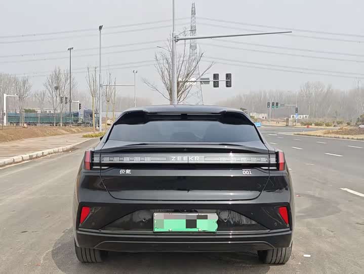 Фото 7 - Zeekr 001