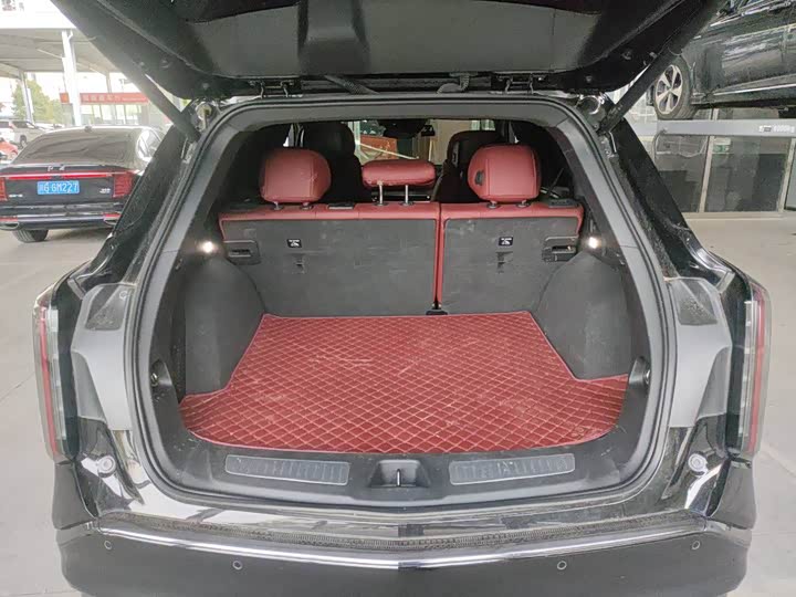 Фото 7 - Cadillac XT5