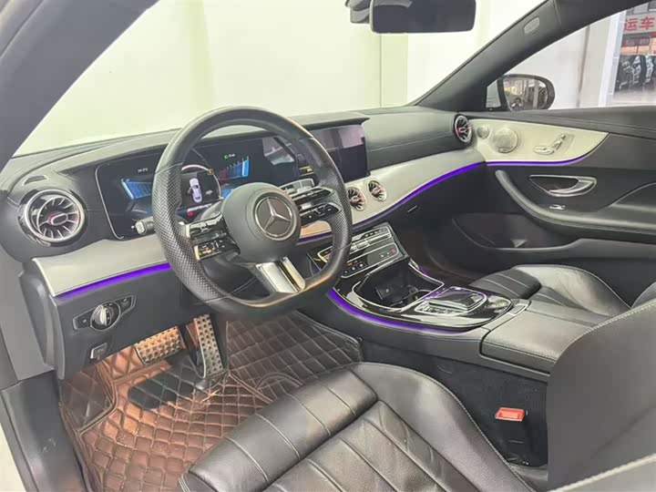 Фото 4 - Mercedes-Benz E-Class