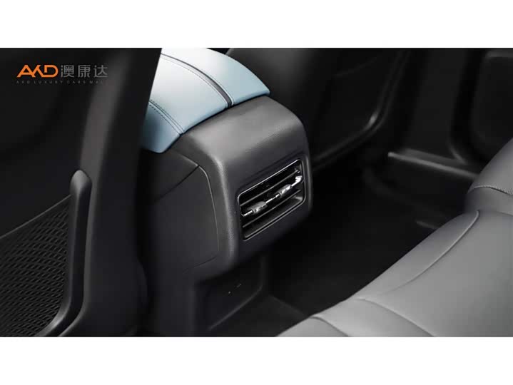 Фото 9 - Lincoln Corsair