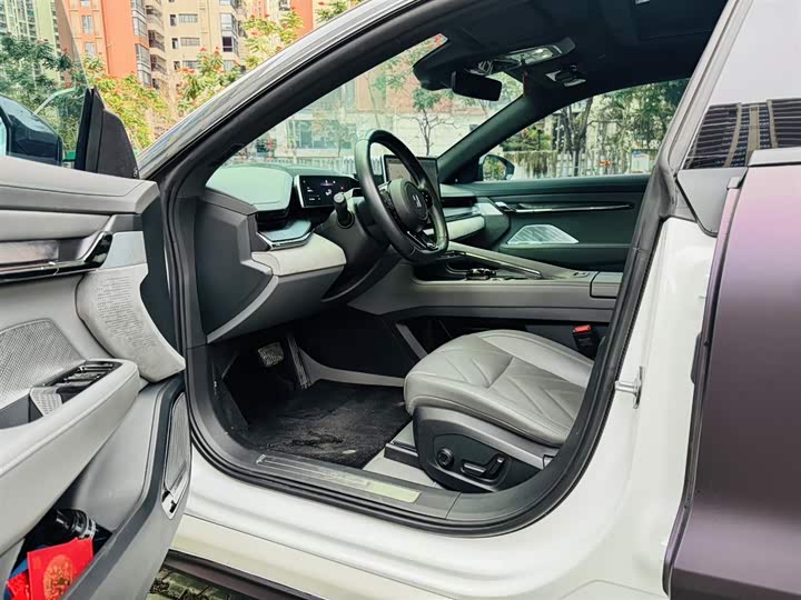 Фото 4 - Zeekr 001