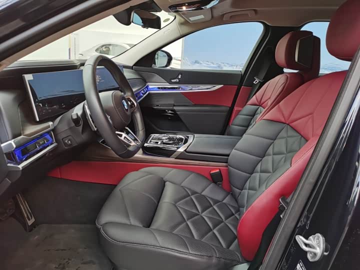 Photo 5 - BMW 7 Series