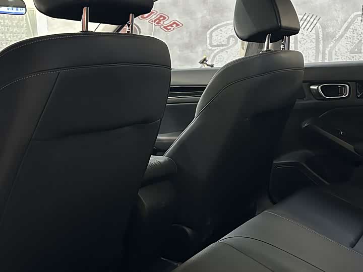 Фото 9 - Honda Civic