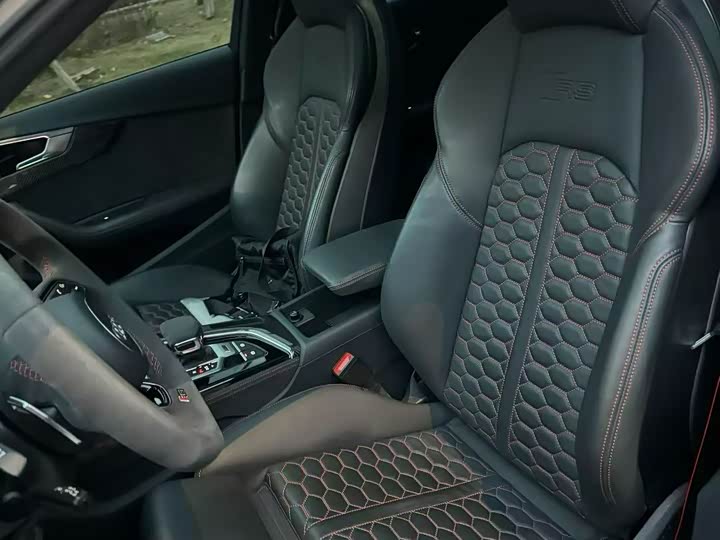 Фото 8 - Audi RS 4