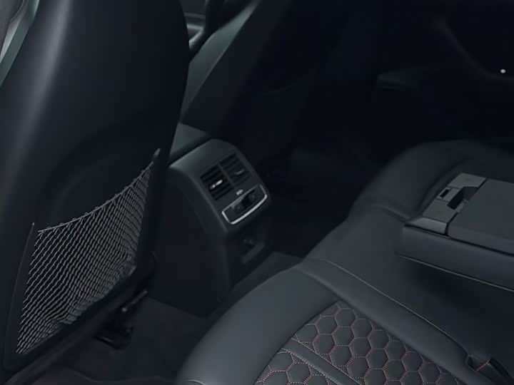 Фото 9 - Audi RS 4