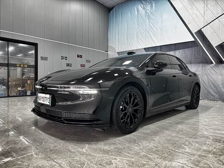 Фото 1 - Zeekr 007