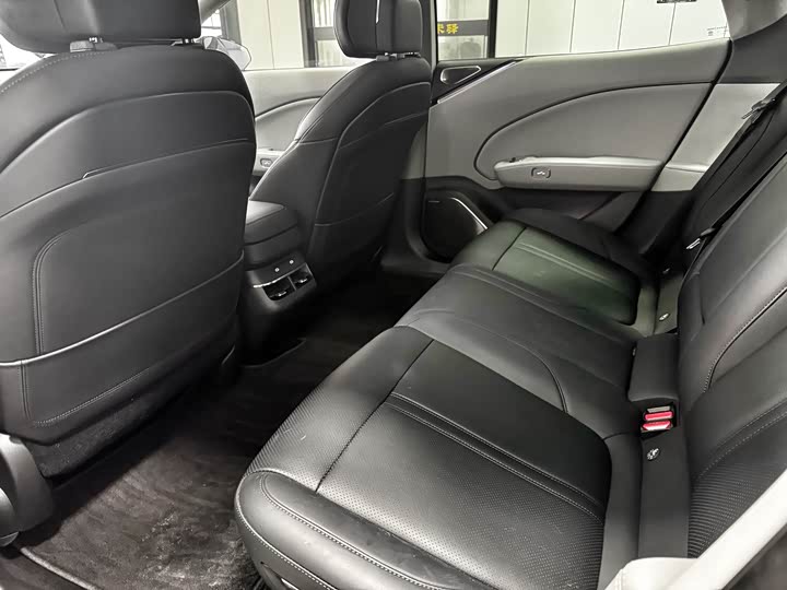 Фото 8 - Zeekr 007