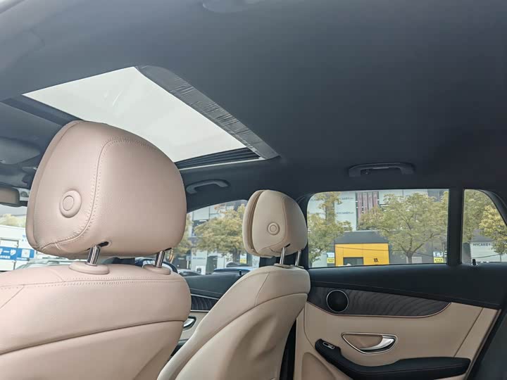 Фото 9 - Mercedes-Benz EQC