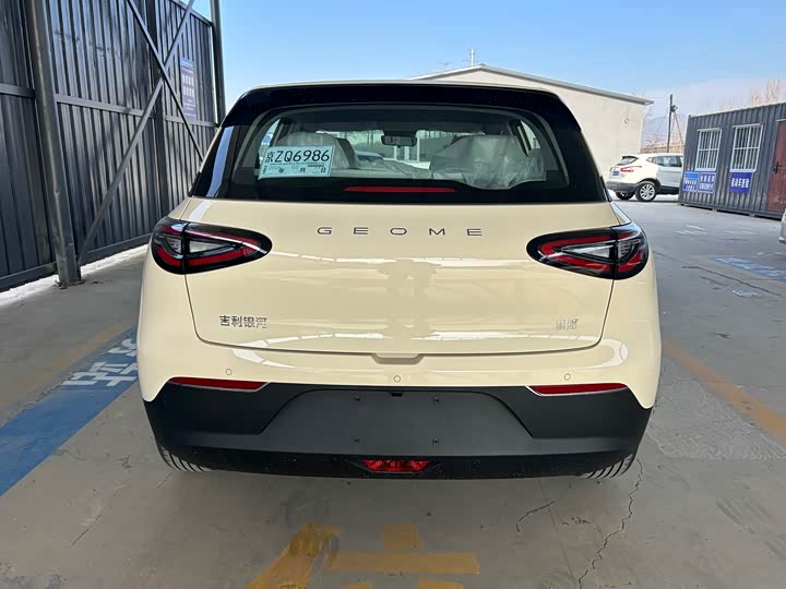 Фото 4 - Geely Galaxy Geome