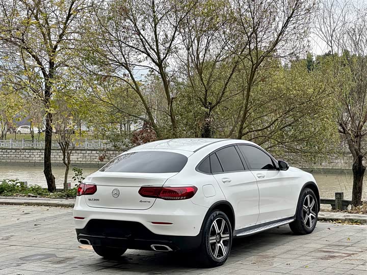 Photo 4 - Mercedes-Benz GLC-Class Coupe