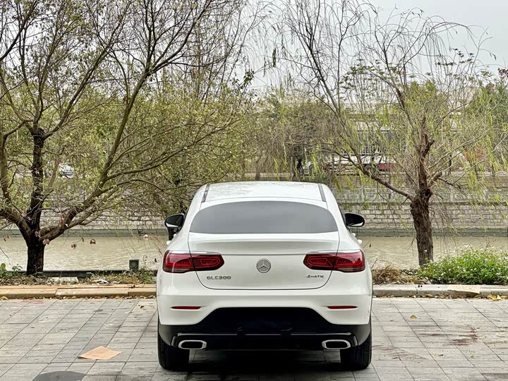 Photo 5 - Mercedes-Benz GLC-Class Coupe