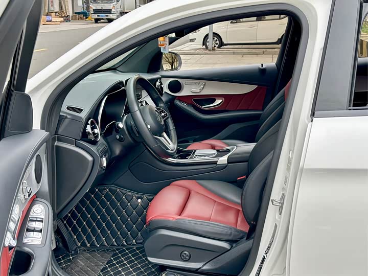 Photo 7 - Mercedes-Benz GLC-Class Coupe