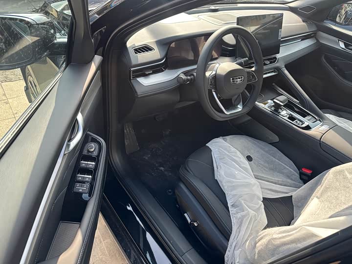 Фото 7 - Geely Preface