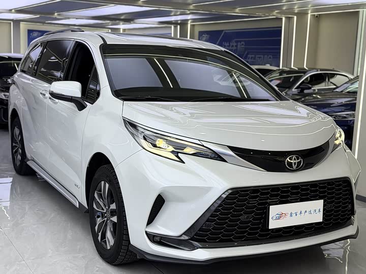 Фото 2 - Toyota Granvia