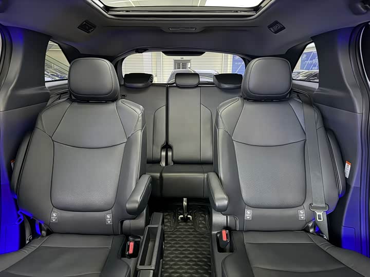 Фото 6 - Toyota Granvia