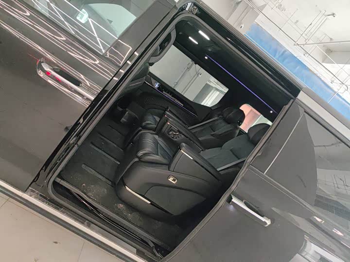 Фото 3 - Zeekr 009