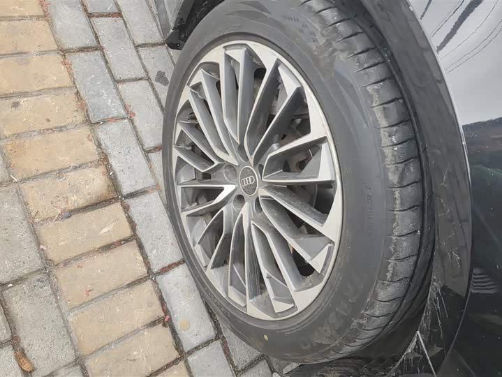 Фото 6 - Audi A6L Hybrid