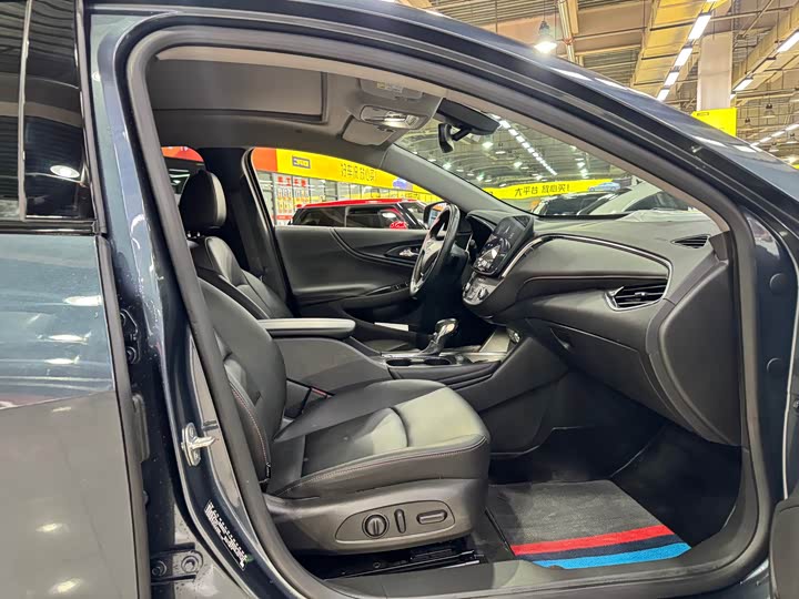 Фото 9 - Chevrolet Malibu XL