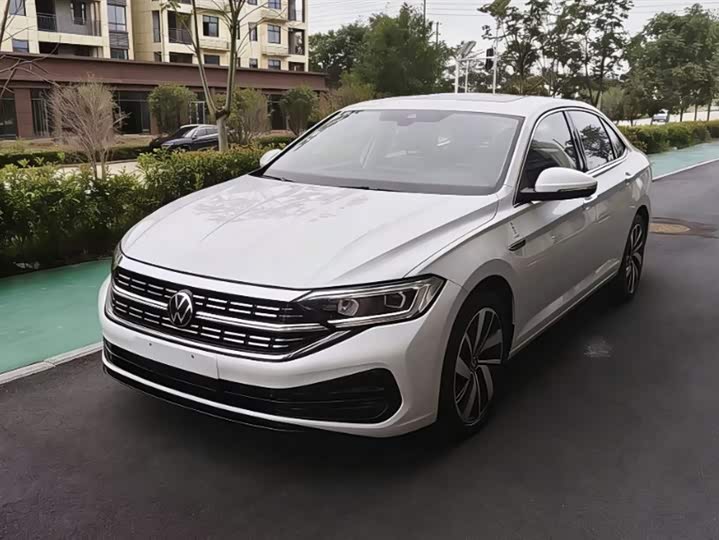 Фото 1 - Volkswagen Sagitar L