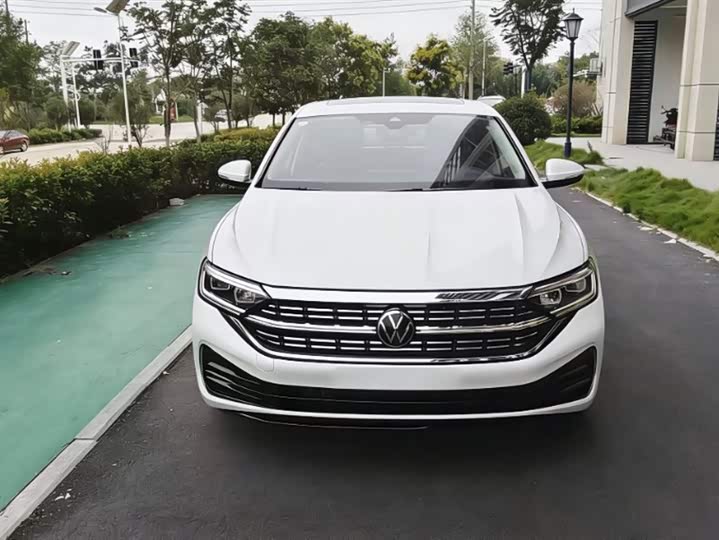 Фото 2 - Volkswagen Sagitar L